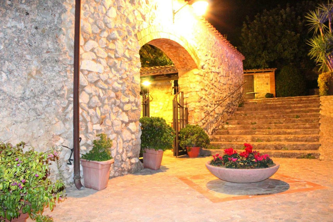 カリーニ Casale Maddalenaヴィラ エクステリア 写真